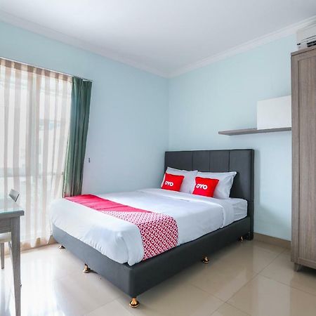 Oyo 1551 Studento Guest House Tangerang Bagian luar foto