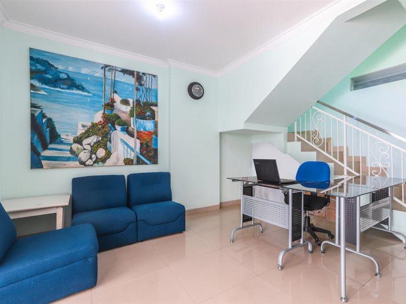 Oyo 1551 Studento Guest House Tangerang Bagian luar foto
