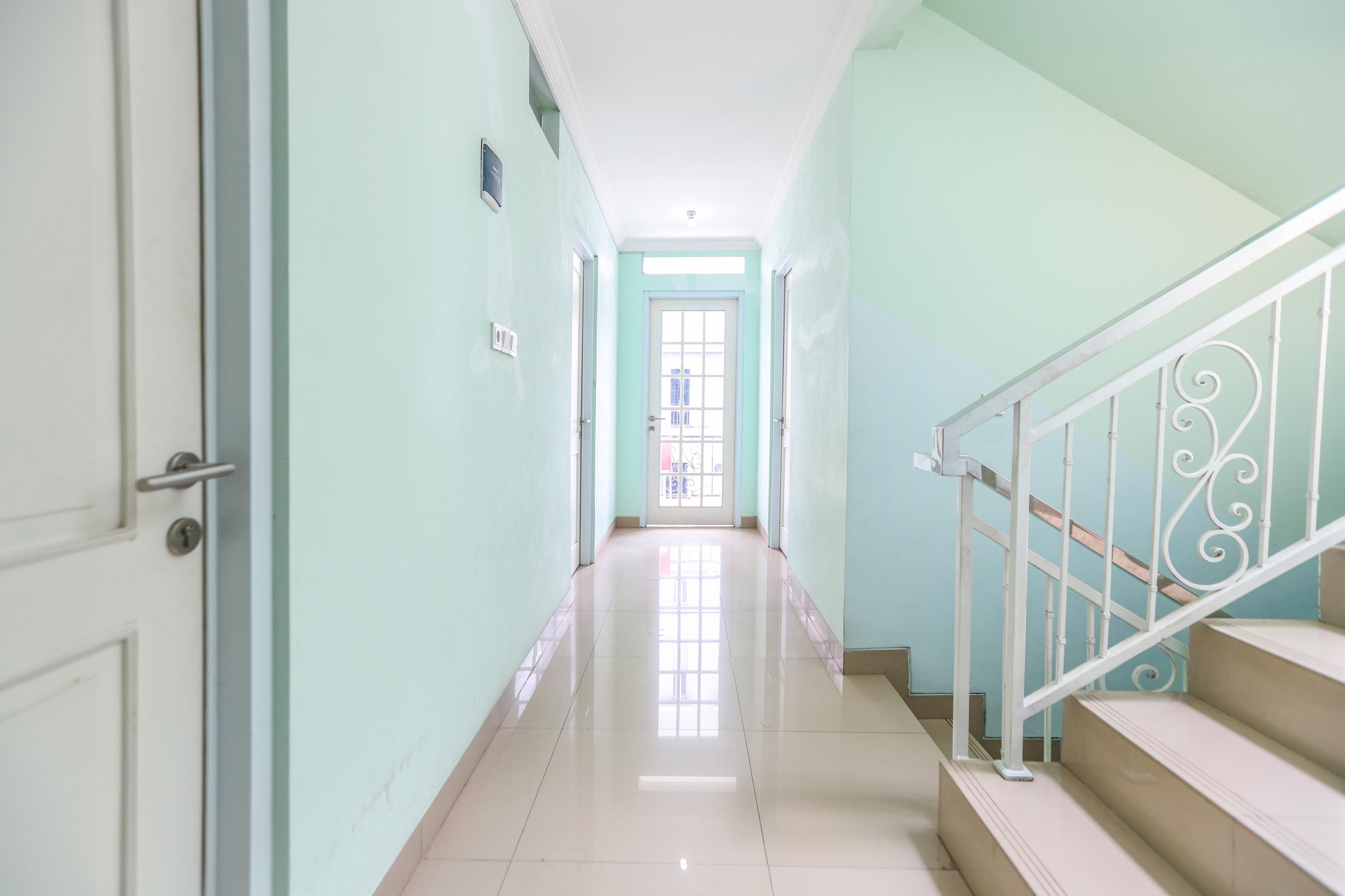 Oyo 1551 Studento Guest House Tangerang Bagian luar foto