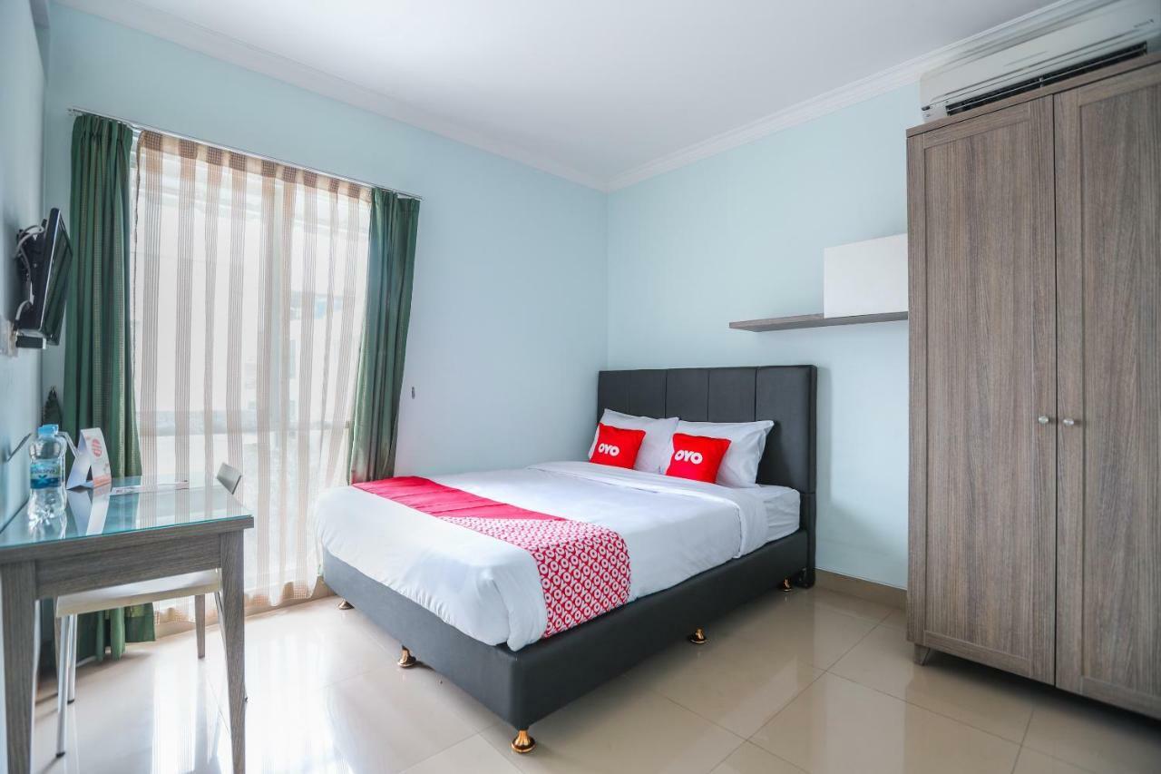 Oyo 1551 Studento Guest House Tangerang Bagian luar foto