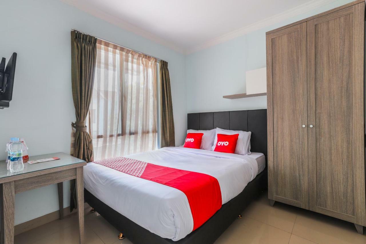 Oyo 1551 Studento Guest House Tangerang Bagian luar foto